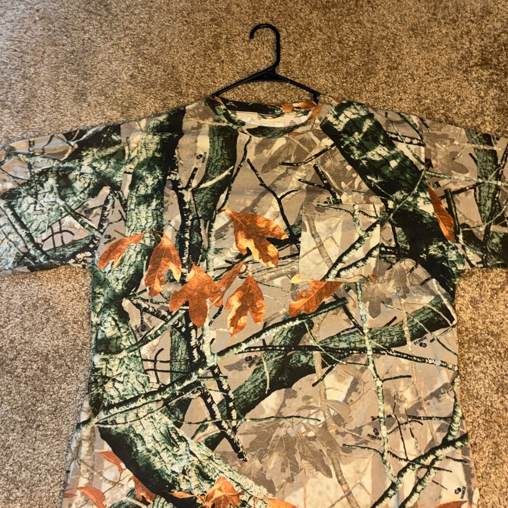 Camo Leaf Print T-Shirt